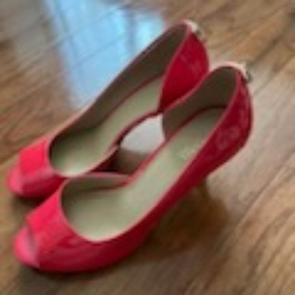 Michael Kors pinkish red heels size 7.5 - Picture 2 of 3